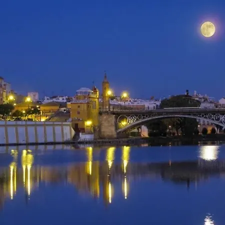 Ad32 Apartamento Luminoso A Los Pies Del Puente De Triana Seville Exterior photo